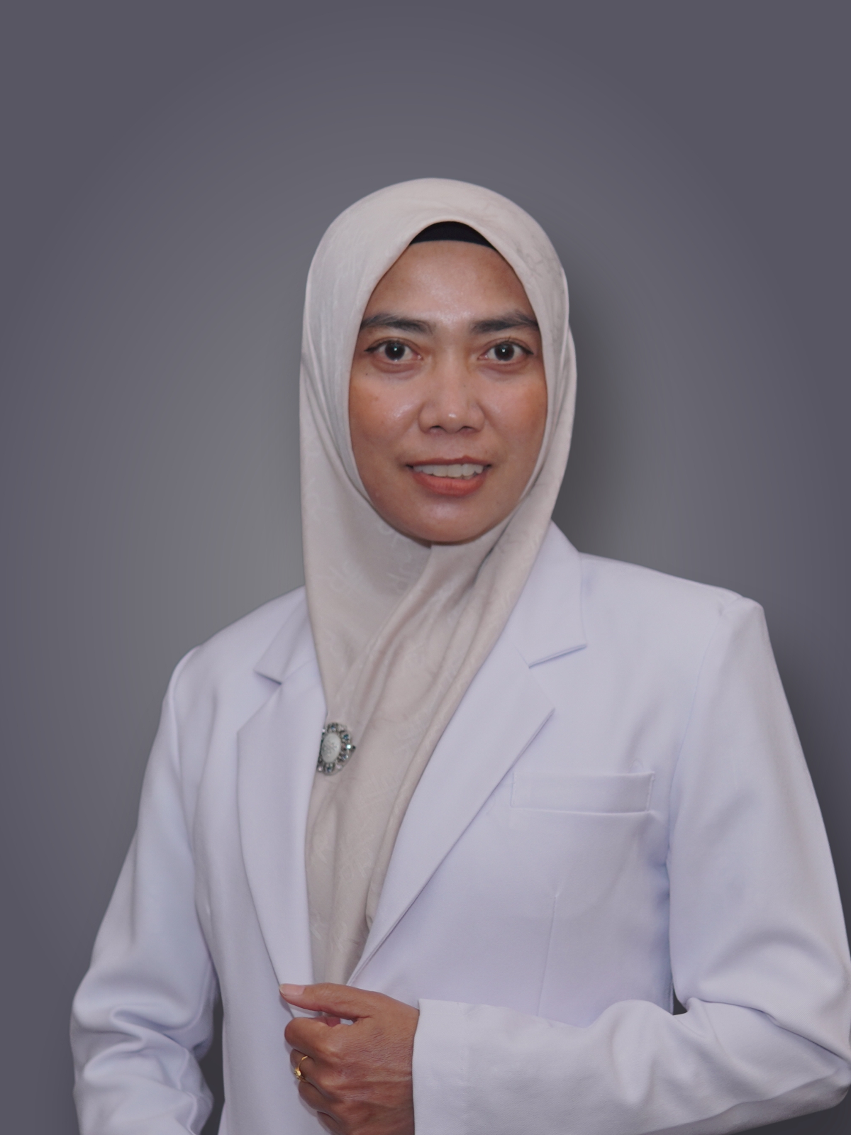 Foto drg. Leni Ruslaini